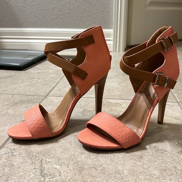 Peach and tan heels - Picture 3 of 5